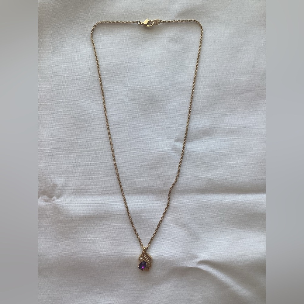 Vintage  AVON Gold Tone Chain W/Small Purple Amethyst in a Gold Tone Set